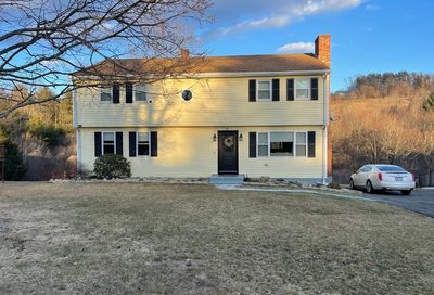 15 Old Farm Rd Spencer MA 01562