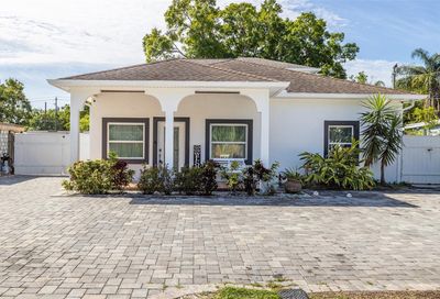 1814 W Henry Avenue Tampa FL 33603