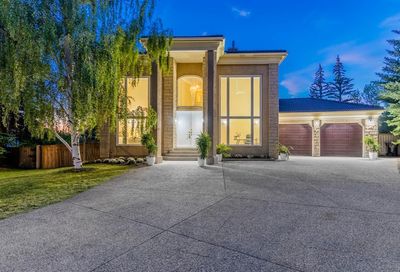 17 Hawkside Road NW Calgary AB T3G3K9
