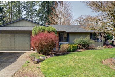 835 Cedaroak St St Helens OR 97051