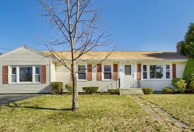 8 Horseshoe Dr West Boylston MA 01583
