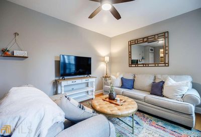 1074 Peachtree Walk NE Atlanta GA 30309