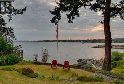 2893 Sea View Rd Saanich BC V8N1K9