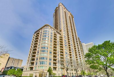 2550 N Lakeview Avenue Chicago IL 60614