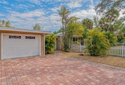 4725 Gleason Avenue Siesta Key FL 34242
