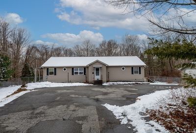 1 Woodmere Rd Dudley MA 01571