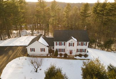 30 Wildbrook Dr Rutland MA 01543