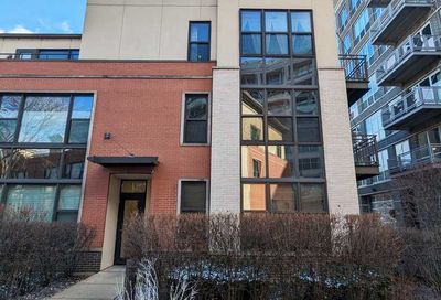 905 N Howe Street Chicago IL 60610