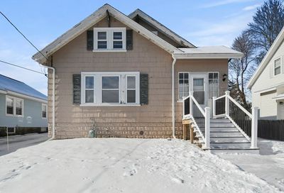 12 Longmeadow Avenue Worcester MA 01606