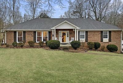2412 Chris Dr Clarksville TN 37043