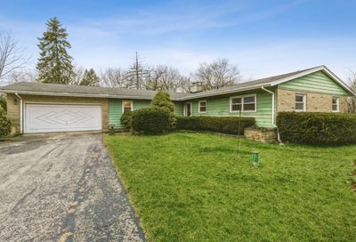 305 Crescent Knl Libertyville IL 60048