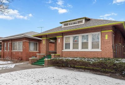 7449 S Bennett Avenue Chicago IL 60649