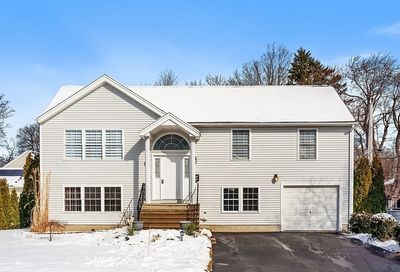34 Oran St Worcester MA 01605