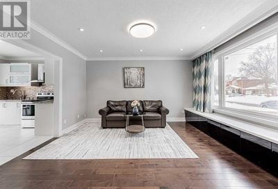 133 EARLTON RD Toronto ON M1T2R8