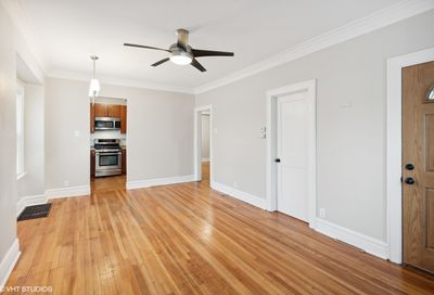 5904 N Manton Avenue Chicago IL 60646