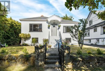 1322-1324 Burleith Cres Victoria BC V9A5X8