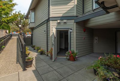 2468 HAYWOOD AVENUE West Vancouver BC V7V1Y1
