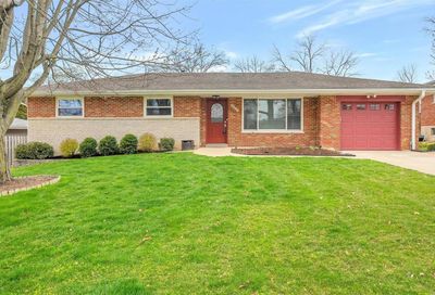8869 Manda Lane St Louis MO 63126
