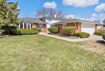 18w036 Holly Avenue Darien IL 60561
