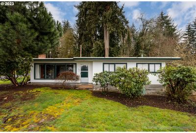 912 E F St Rainier OR 97048