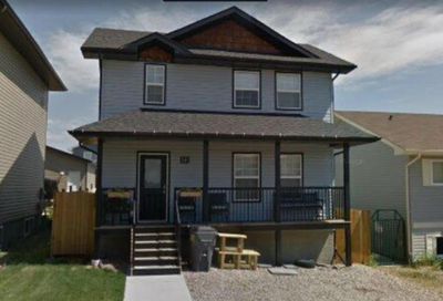 141 Ranchman Crescent NE Medicine Hat AB T1C0E4