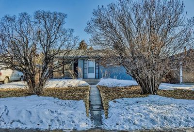 131 FORITANA Road SE Calgary AB T2A2B5