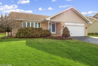 1202 Tracie Drive Lake Zurich IL 60047