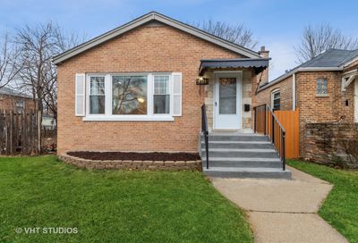 9839 S Greenwood Avenue Chicago IL 60628
