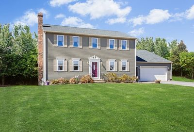 14 Clarence Dr Oxford MA 01540