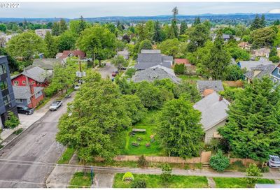 615 NE Dekum St Portland OR 97211