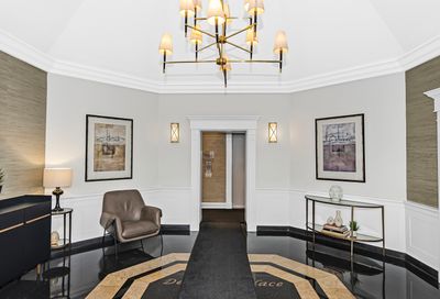 33 W Delaware Place Chicago IL 60610
