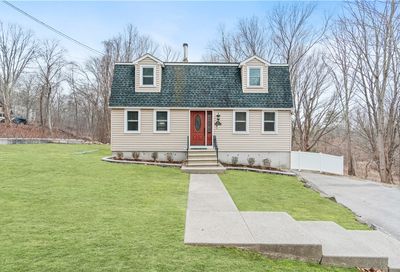 260 Mountaindale Road Smithfield RI 02917