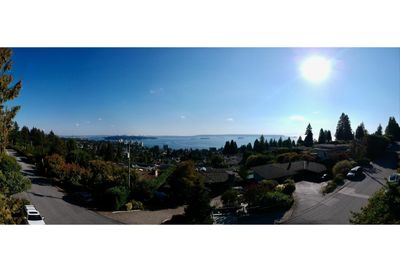 2545 QUEENS AVENUE West Vancouver BC V7V2Y9