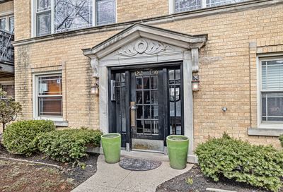 1210 W Roscoe Street Chicago IL 60657