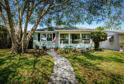 539 36th Avenue N St Petersburg FL 33704