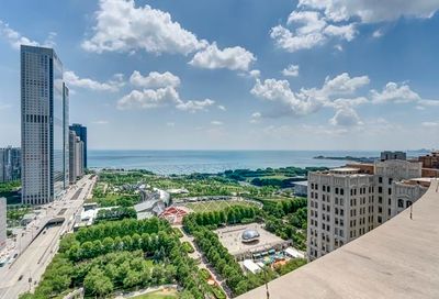 130 N Garland Court Chicago IL 60602