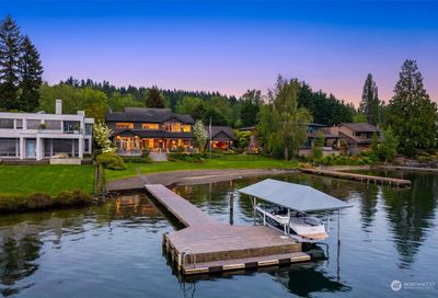 181 185 E Lake Sammamish Parkway SE Sammamish WA 98074