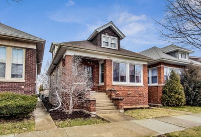 4910 W Waveland Avenue Chicago IL 60641