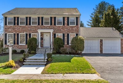 88 Standish Rd Needham MA 02492
