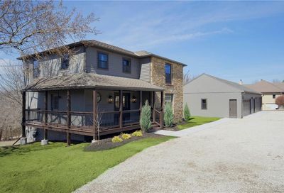 8974 Hillview Drive De Soto KS 66018