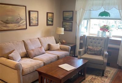 6032 Little Neck Pkwy Little Neck NY 11362