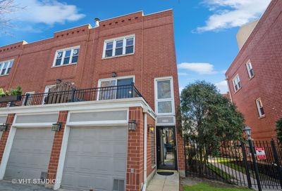 1827 W Oakdale Avenue Chicago IL 60657