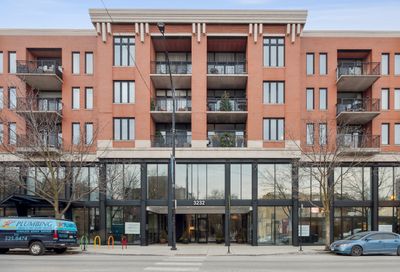 3232 N Halsted Street Chicago IL 60657