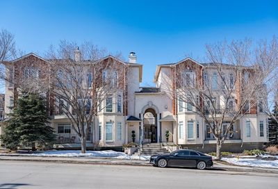 205, 5703 5 Street SW Calgary AB T2V1A8