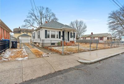 35 Riverview Avenue Pawtucket RI 02860