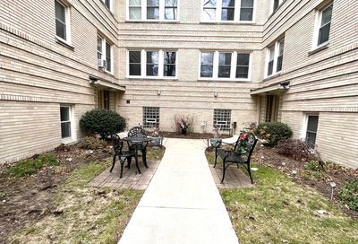 104 Pine Avenue Riverside IL 60546