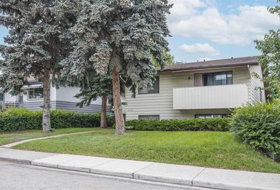 1732 36 Avenue SW Calgary AB T2T1V9