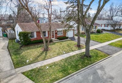 251 Mohawk Trail Buffalo Grove IL 60089