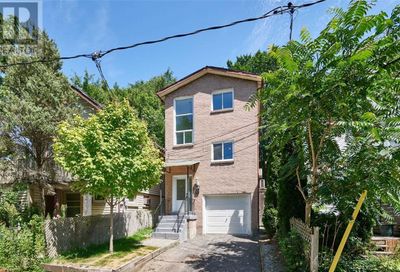 837 CRAVEN RD Toronto ON M4L2Z6