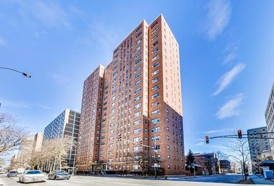 2909 N Sheridan Road Chicago IL 60657